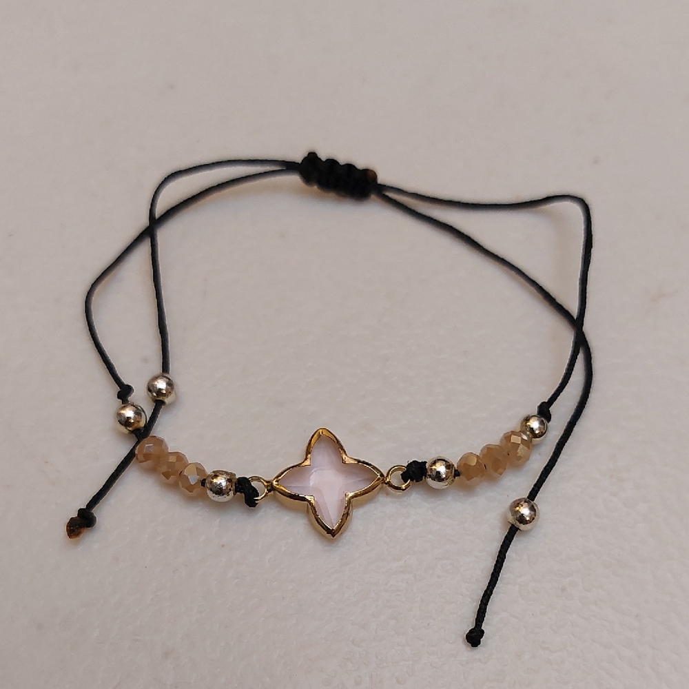 Chic Girly Lucky Charm Pink Quatrefoil Center Champagne Beads Macrame Bracelet